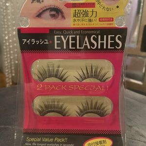 Japanese eyelashes (two sets)